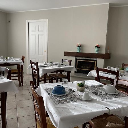 Casa Azzurra Camere Serravalle Sesia Luaran gambar