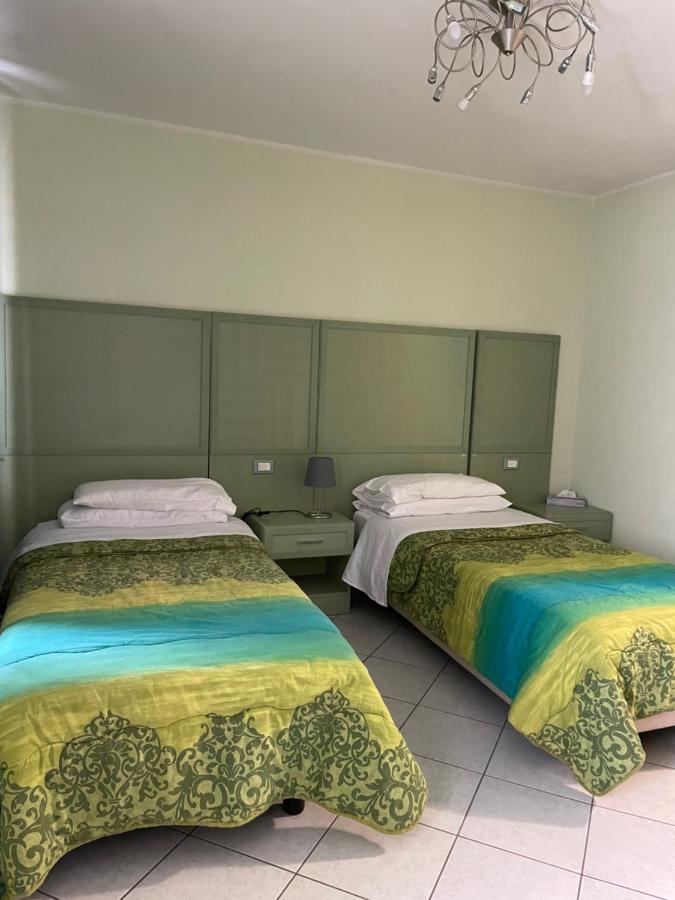 Casa Azzurra Camere Serravalle Sesia Luaran gambar