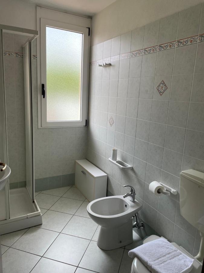 Casa Azzurra Camere Serravalle Sesia Luaran gambar