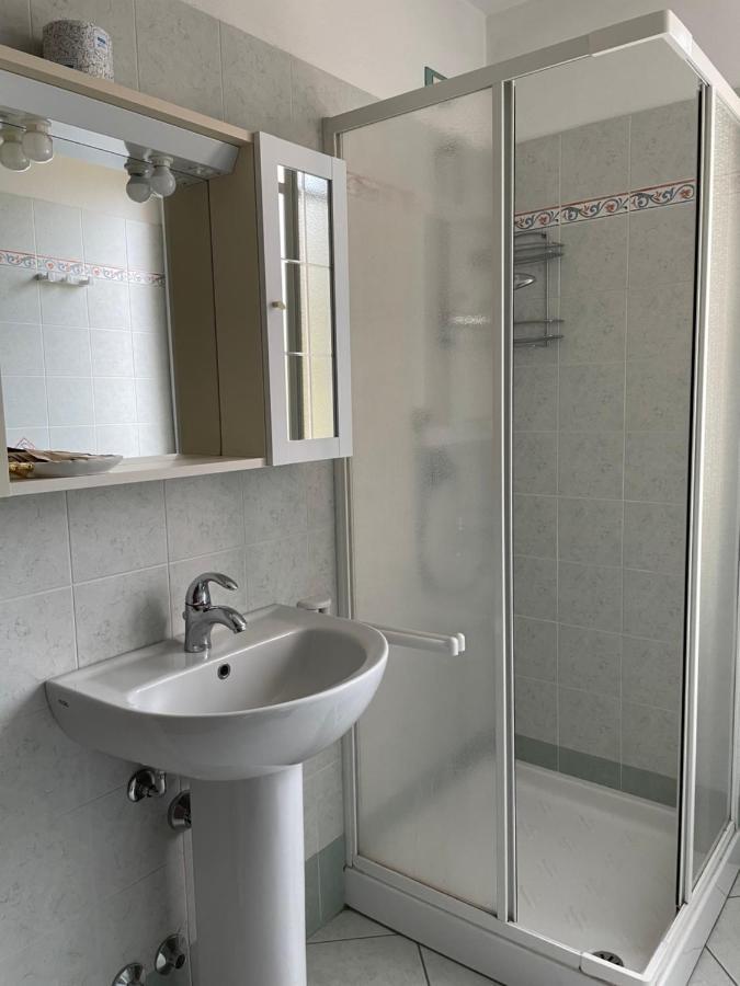 Casa Azzurra Camere Serravalle Sesia Luaran gambar