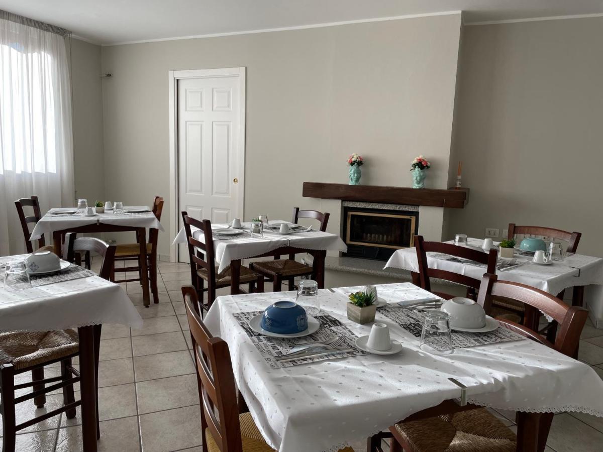 Casa Azzurra Camere Serravalle Sesia Luaran gambar